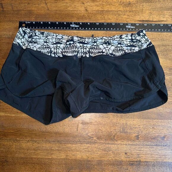 Lululemon Speed Up Shorts - Picture 7 of 8